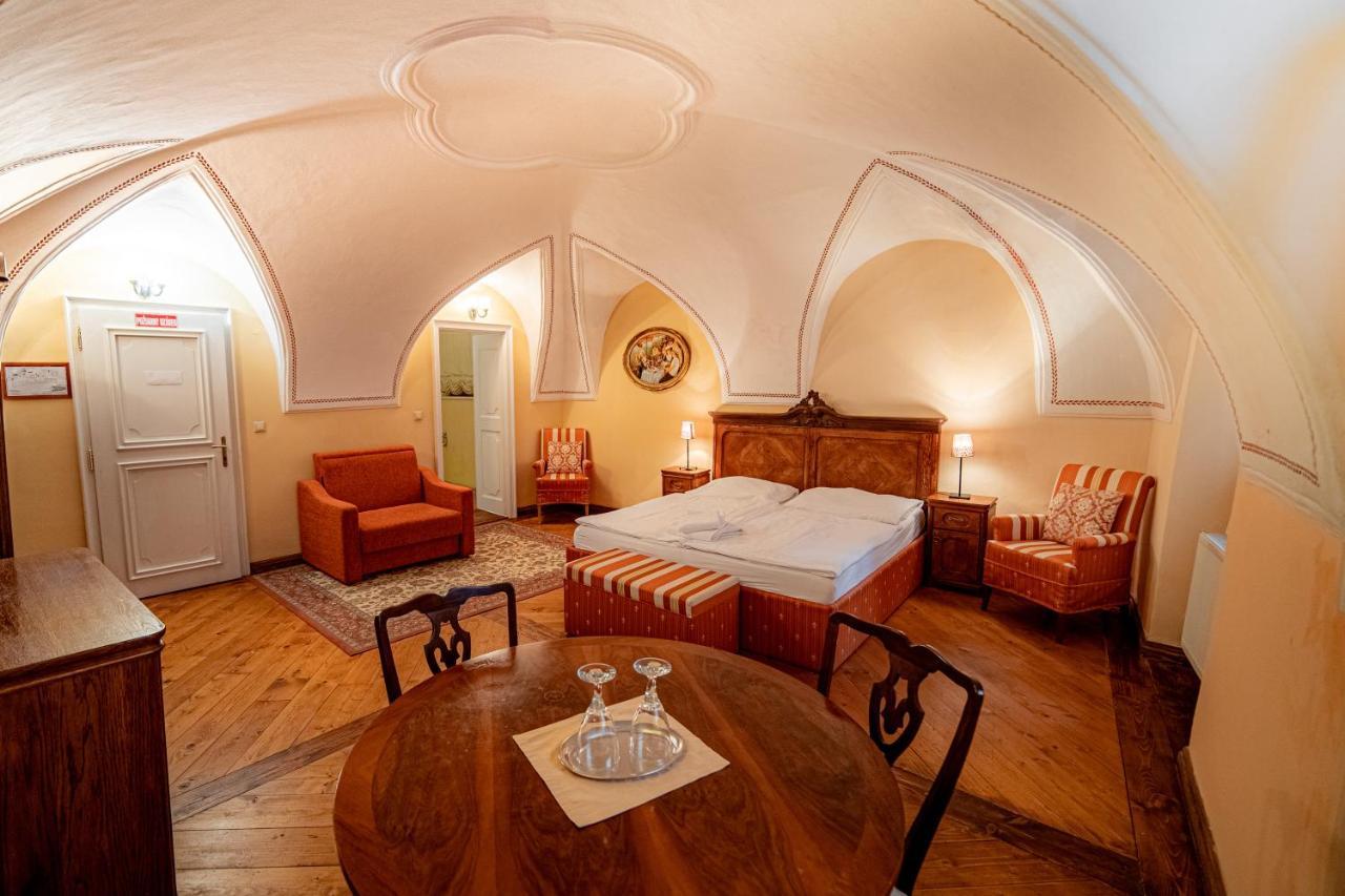 Penzion Cosmopolitan Ii. Banská Štiavnica Extérieur photo