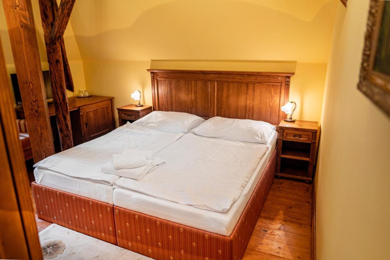 Penzion Cosmopolitan Ii. Banská Štiavnica Chambre photo