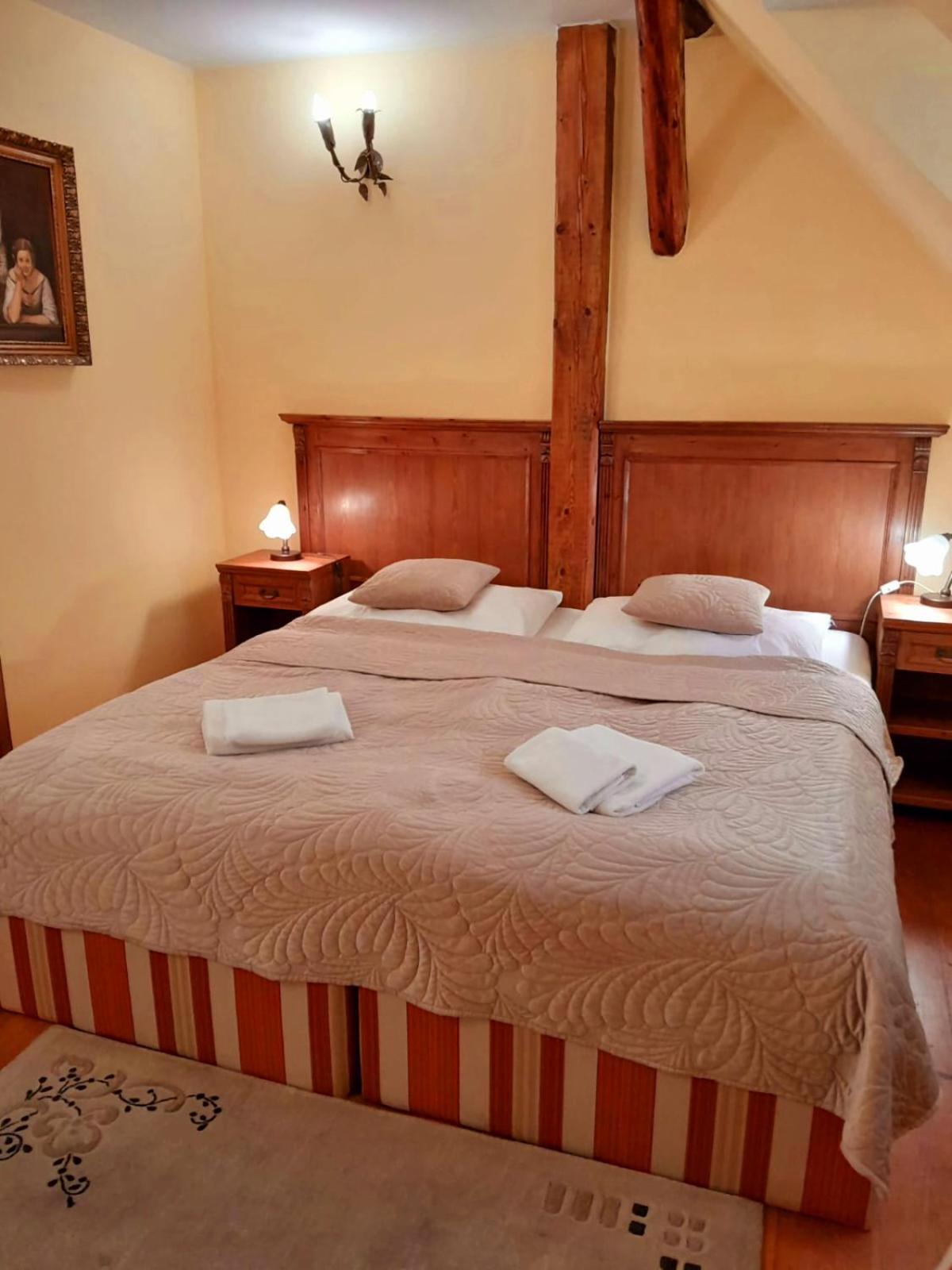 Penzion Cosmopolitan Ii. Banská Štiavnica Extérieur photo