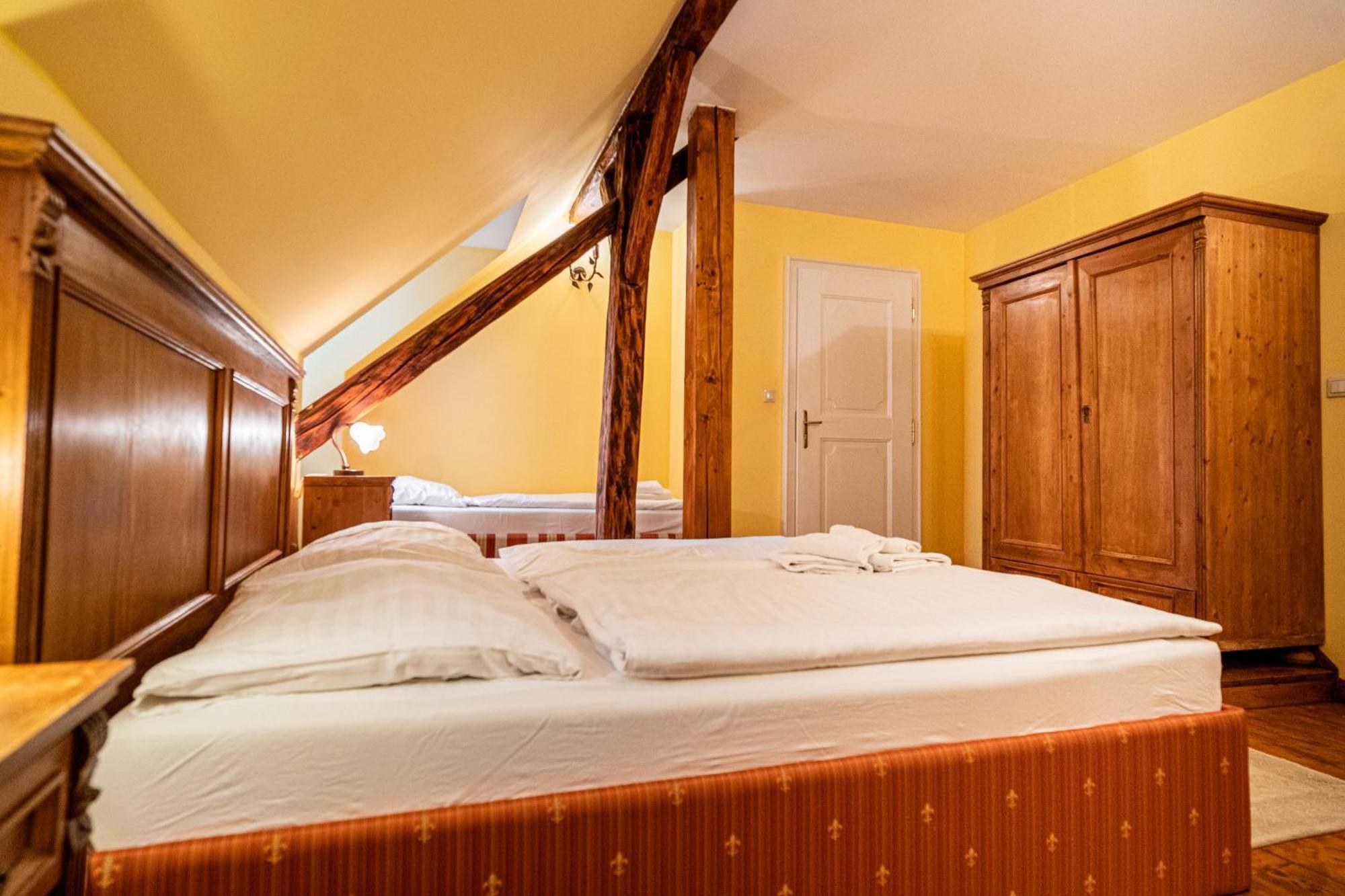 Penzion Cosmopolitan Ii. Banská Štiavnica Chambre photo