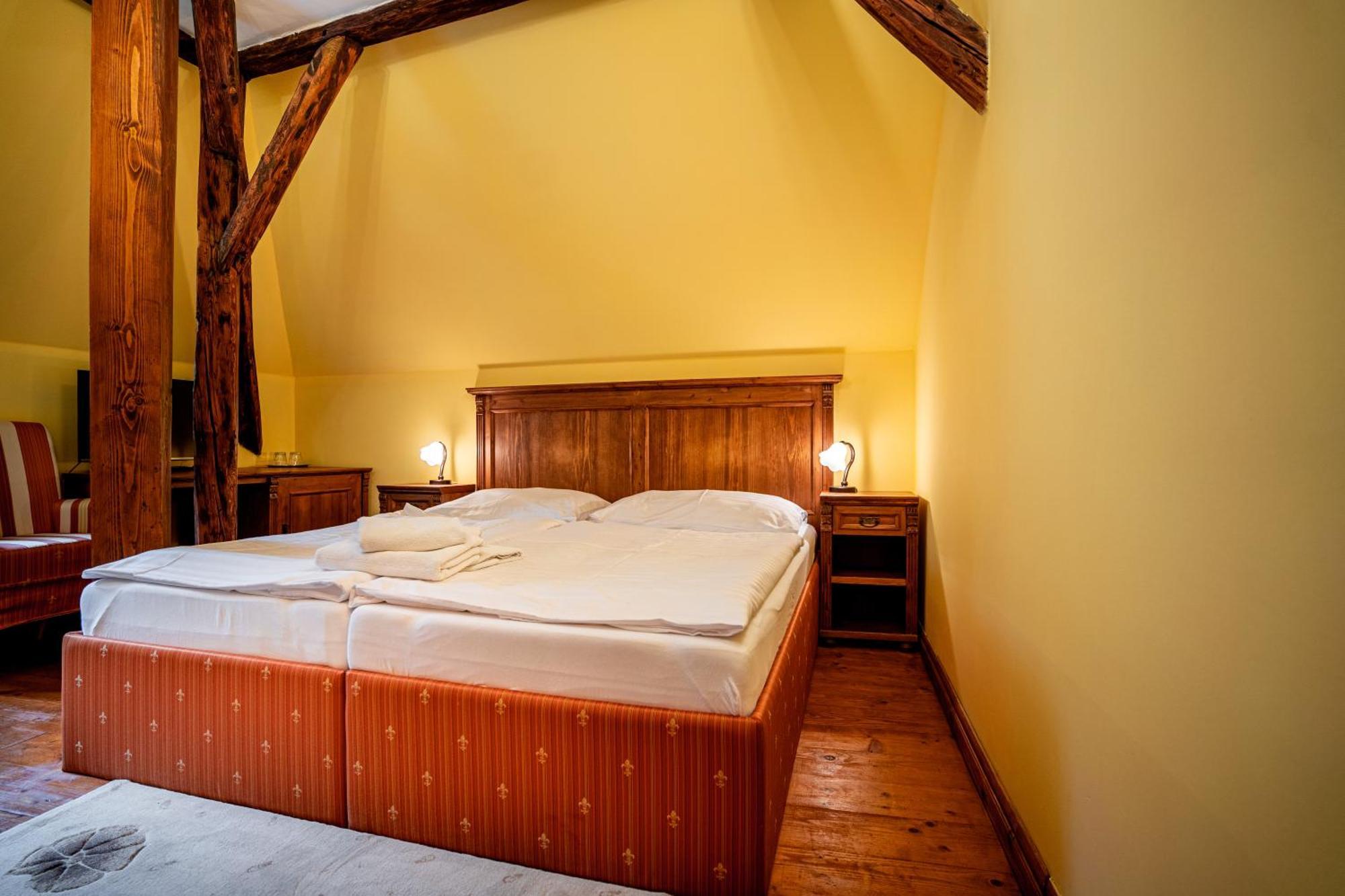 Penzion Cosmopolitan Ii. Banská Štiavnica Chambre photo
