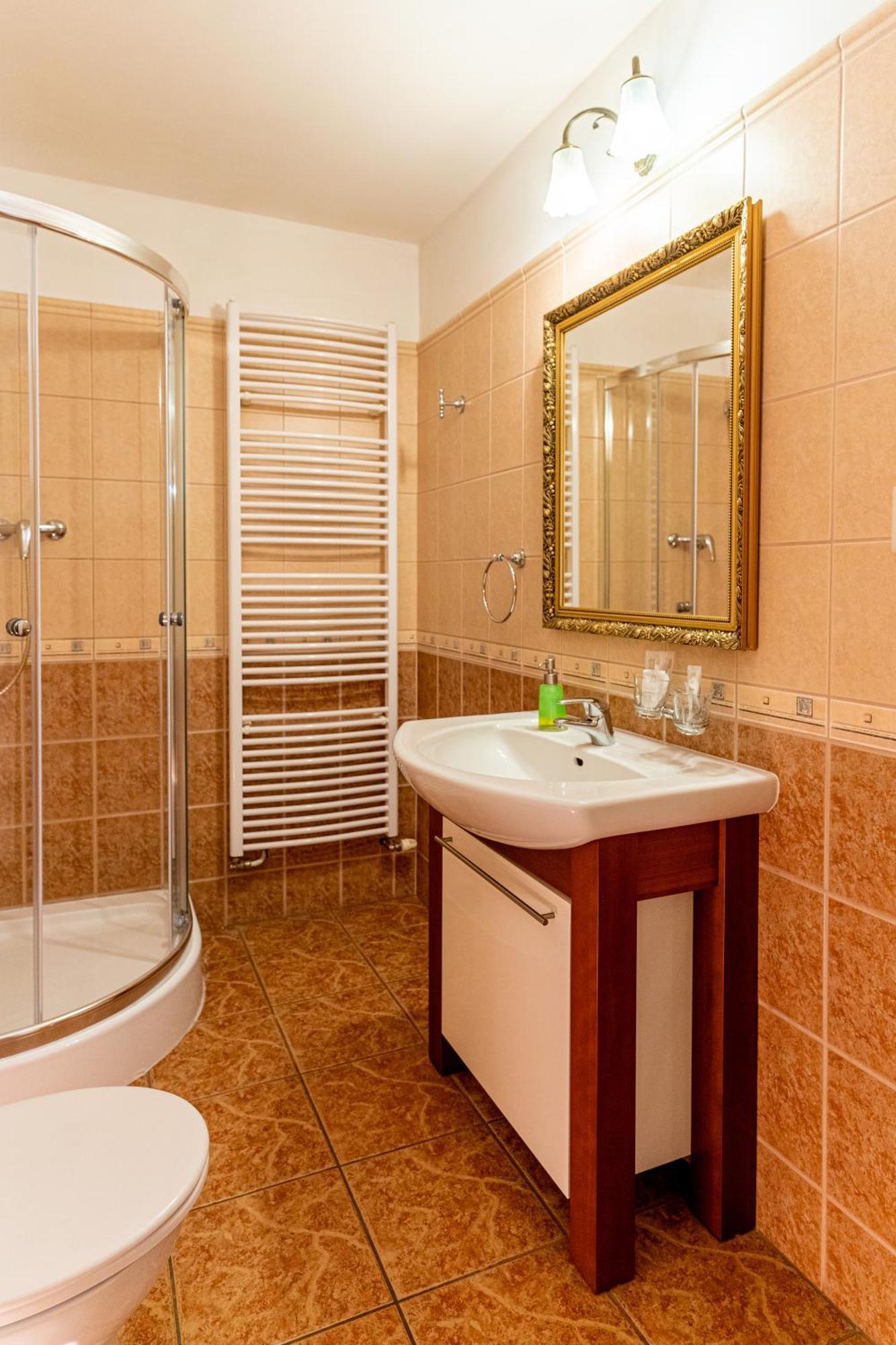 Penzion Cosmopolitan Ii. Banská Štiavnica Chambre photo