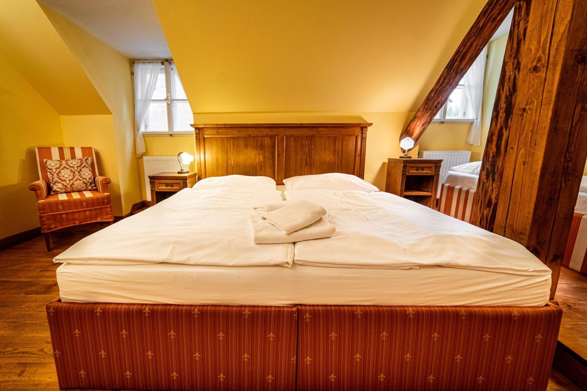 Penzion Cosmopolitan Ii. Banská Štiavnica Chambre photo